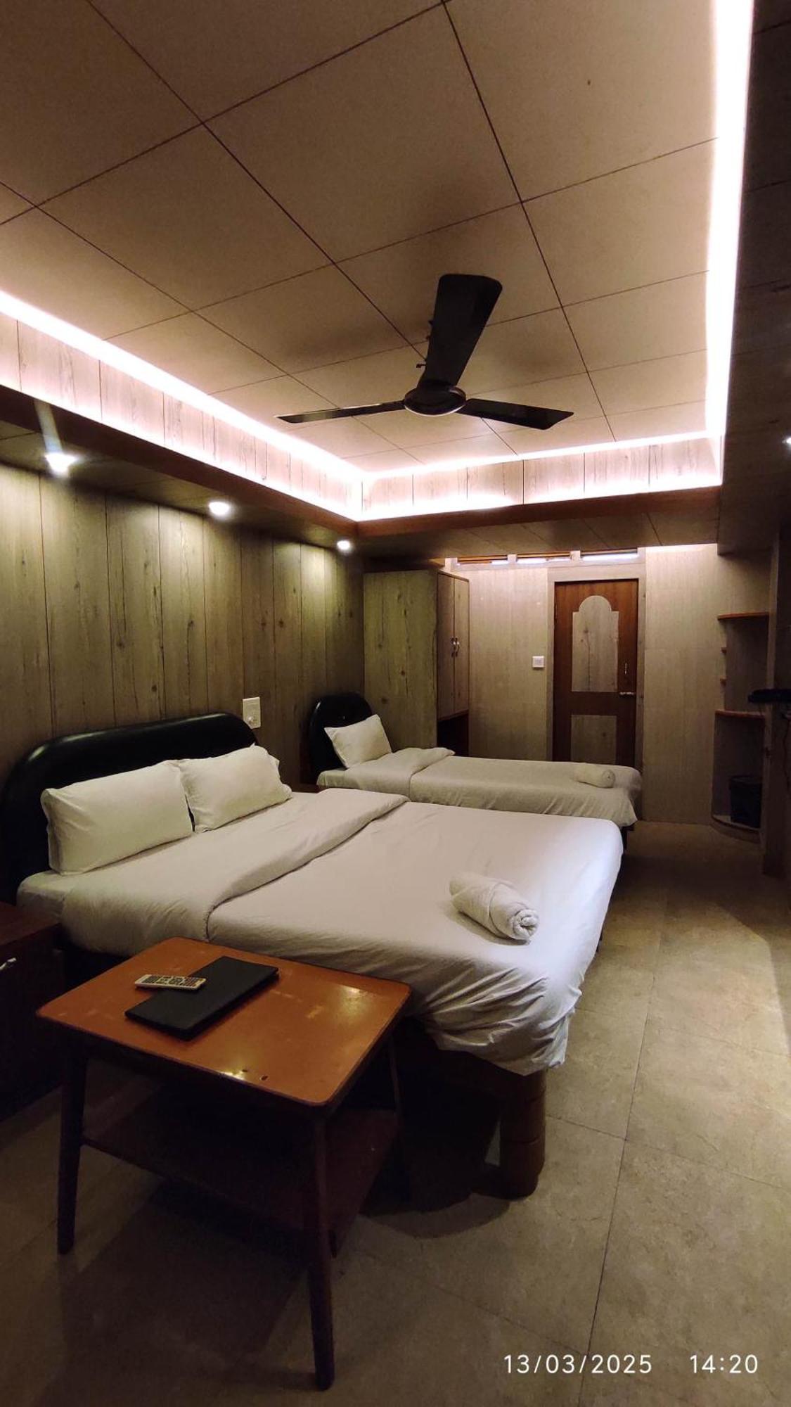 Baba Tourist Lodge Shillong Exterior photo
