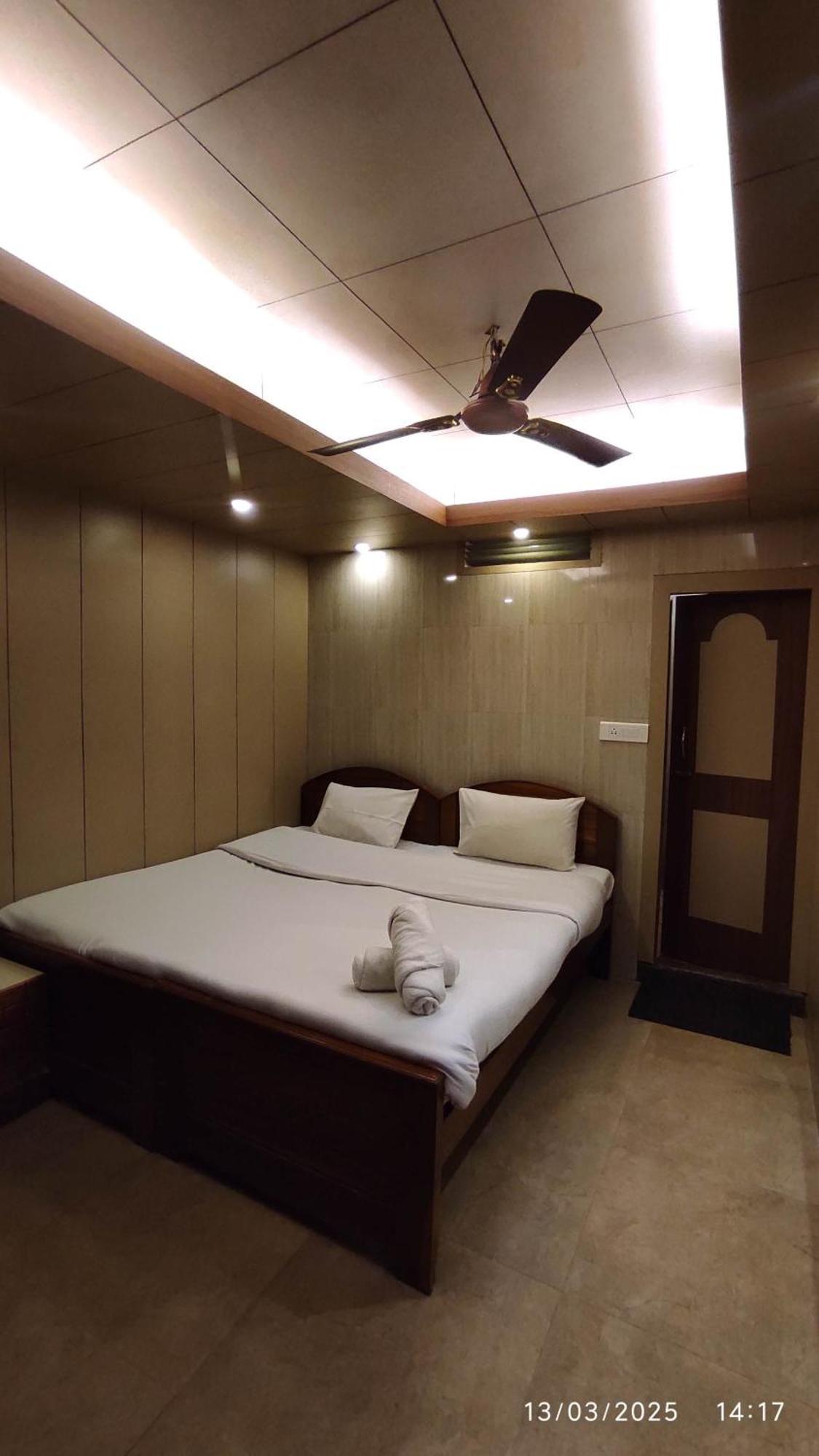 Baba Tourist Lodge Shillong Exterior photo